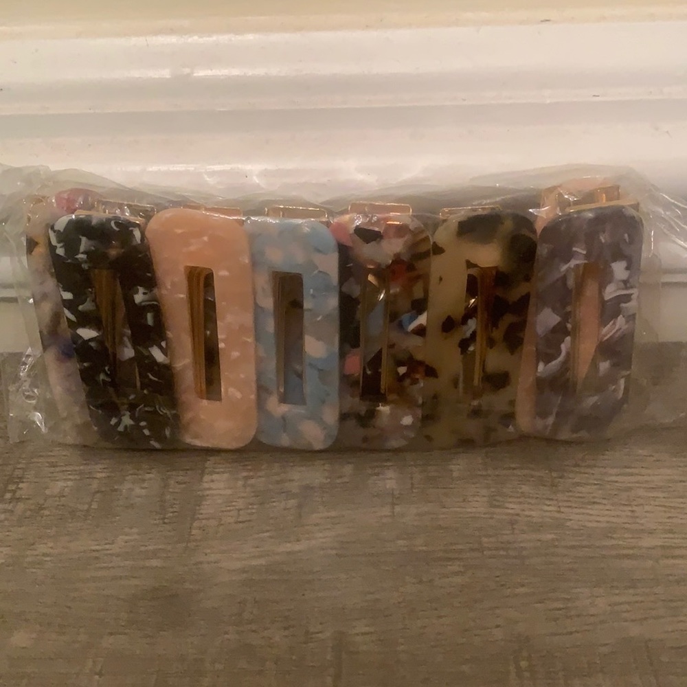 Women’s Hair Clips